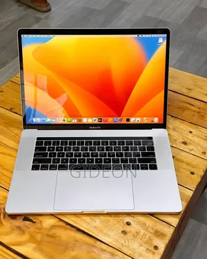 Laptop Apple MacBook Pro 2017 16GB Intel Core I9 SSD 512GB