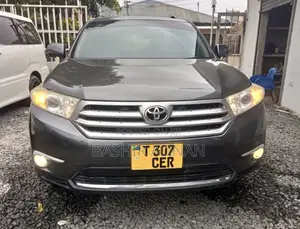Toyota Kluger 2011 Gray