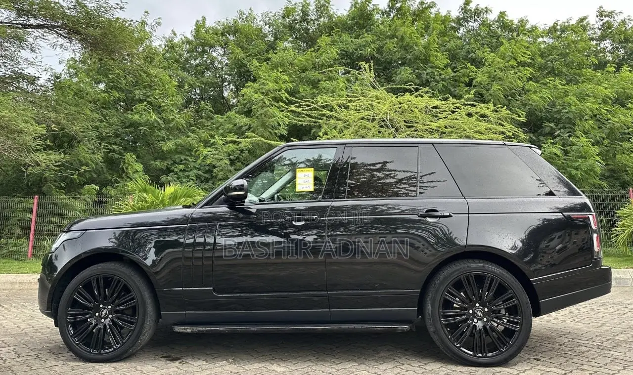 Land Rover Range Rover Vogue 2016 Matt Black