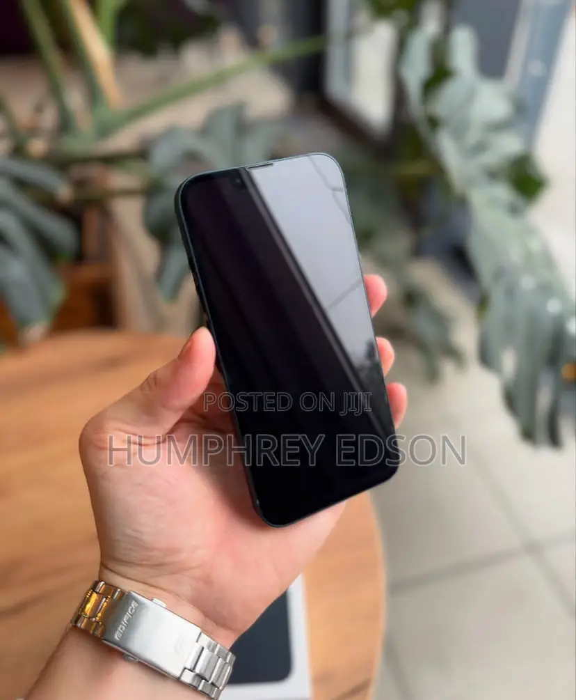 New Apple iPhone 13 128 GB Black