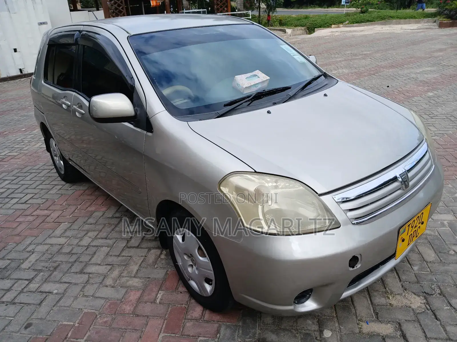 Toyota Raum 1.5 FWD 2003 Beige