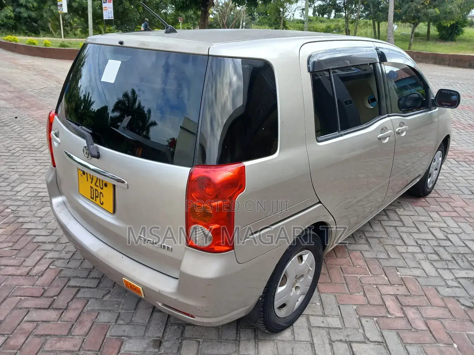 Toyota Raum 1.5 FWD 2003 Beige