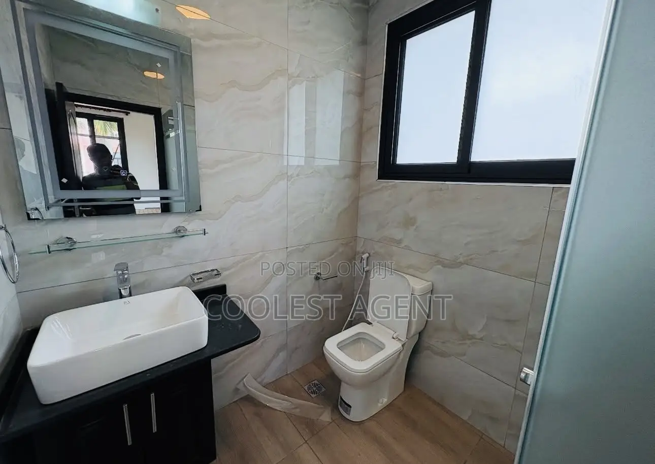 Furnished 4bdrm Villa in Coolest Estate for rent