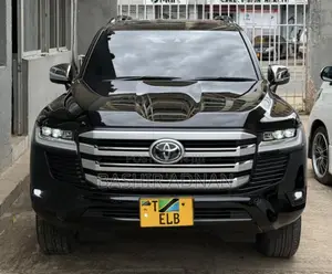 Photo - Toyota Land Cruiser 2023 Matt Black