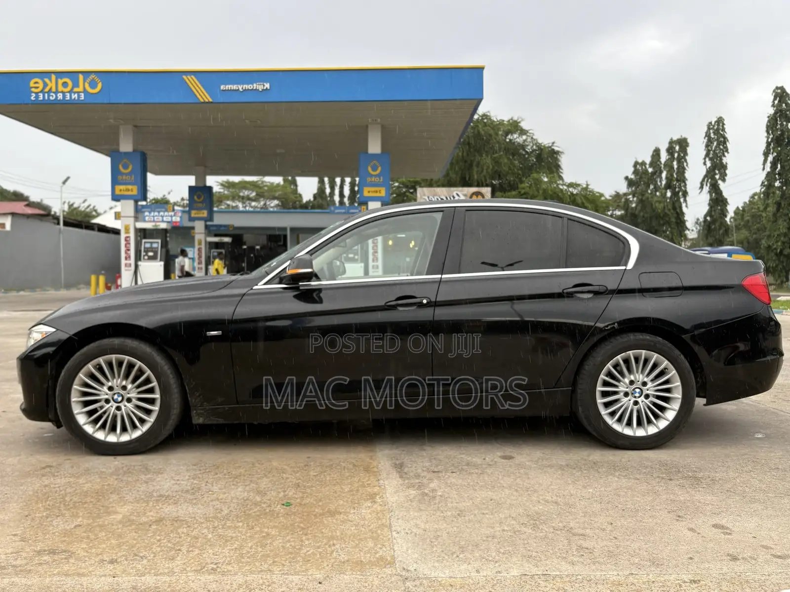 BMW 3 Series 320i RWD 2013 Black