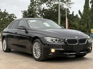 BMW 3 Series 320i RWD 2013 Black