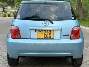 Toyota IST 2005 Blue