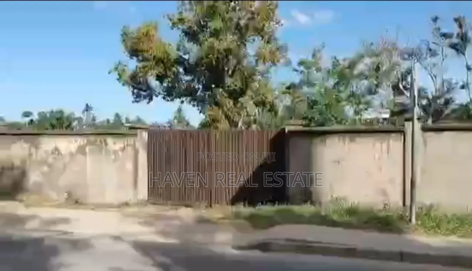 Yard Inauzwa Gongo La Mboto