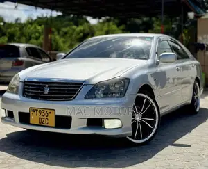 Toyota Crown 2004 Silver
