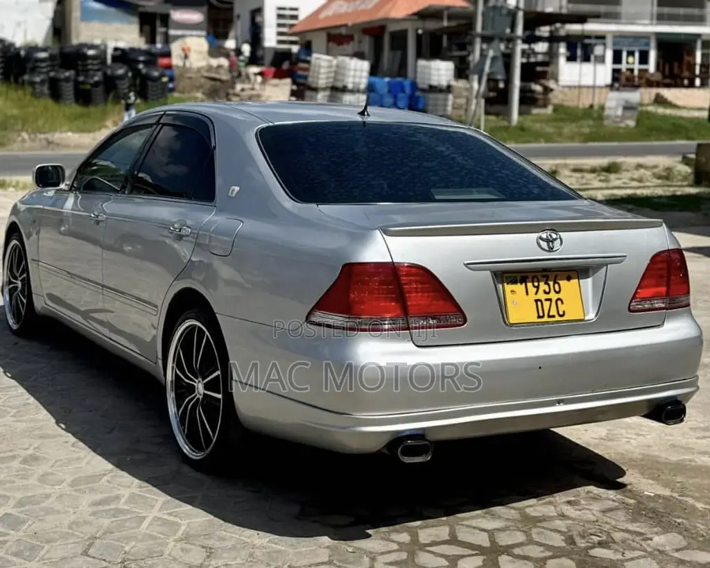Toyota Crown 2004 Silver