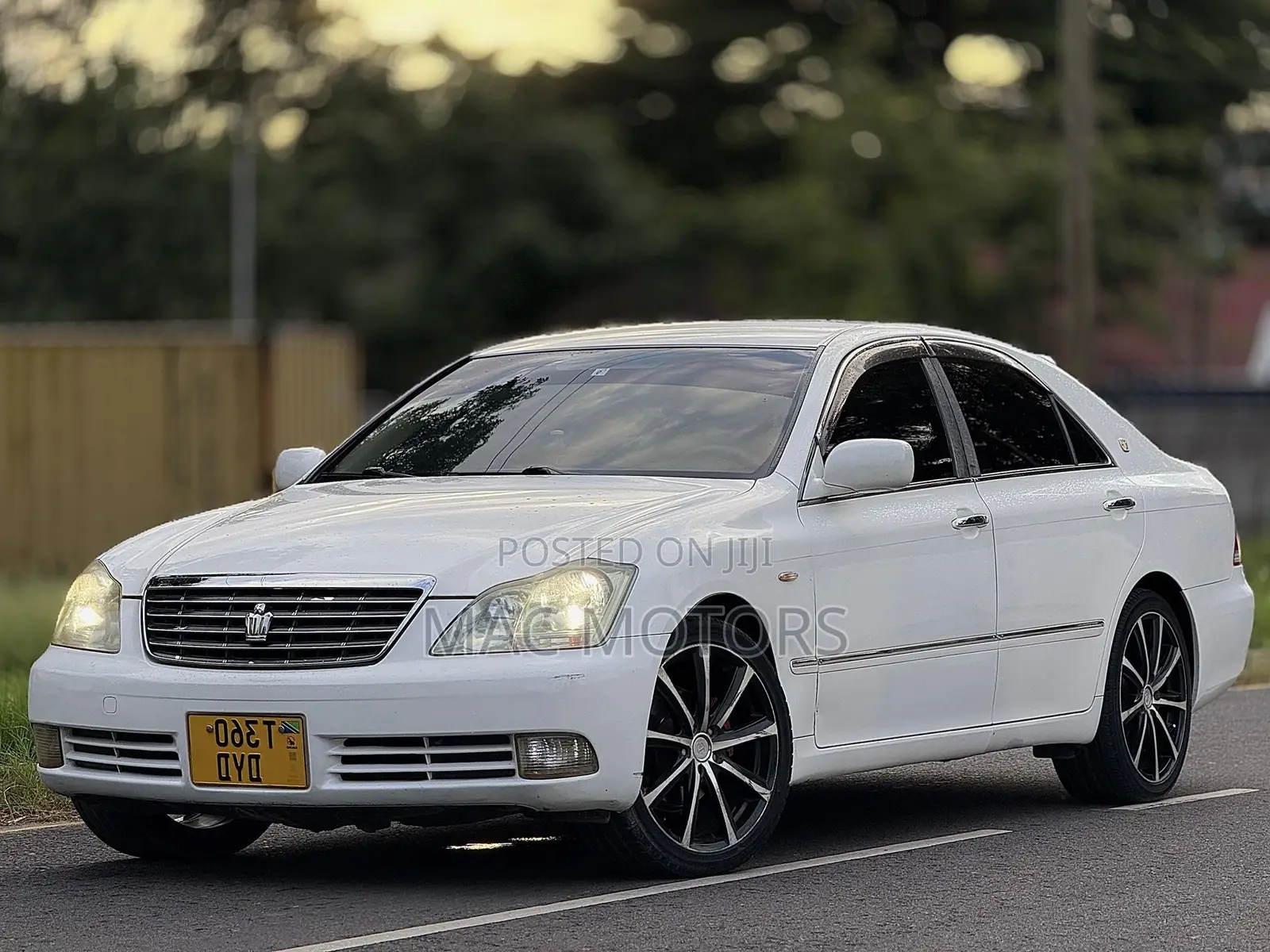 Toyota Crown Royale 2005 White