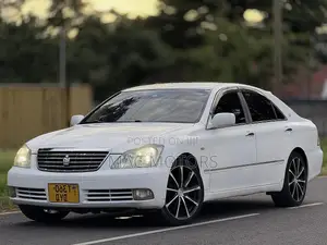 Toyota Crown Royale 2005 White