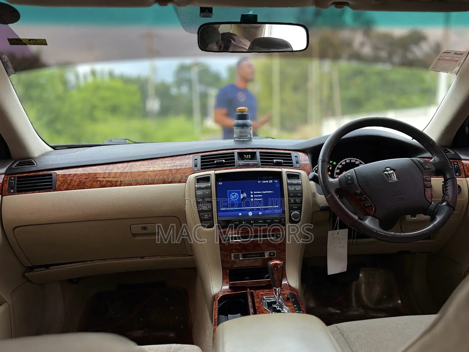 Toyota Crown Royale 2005 White