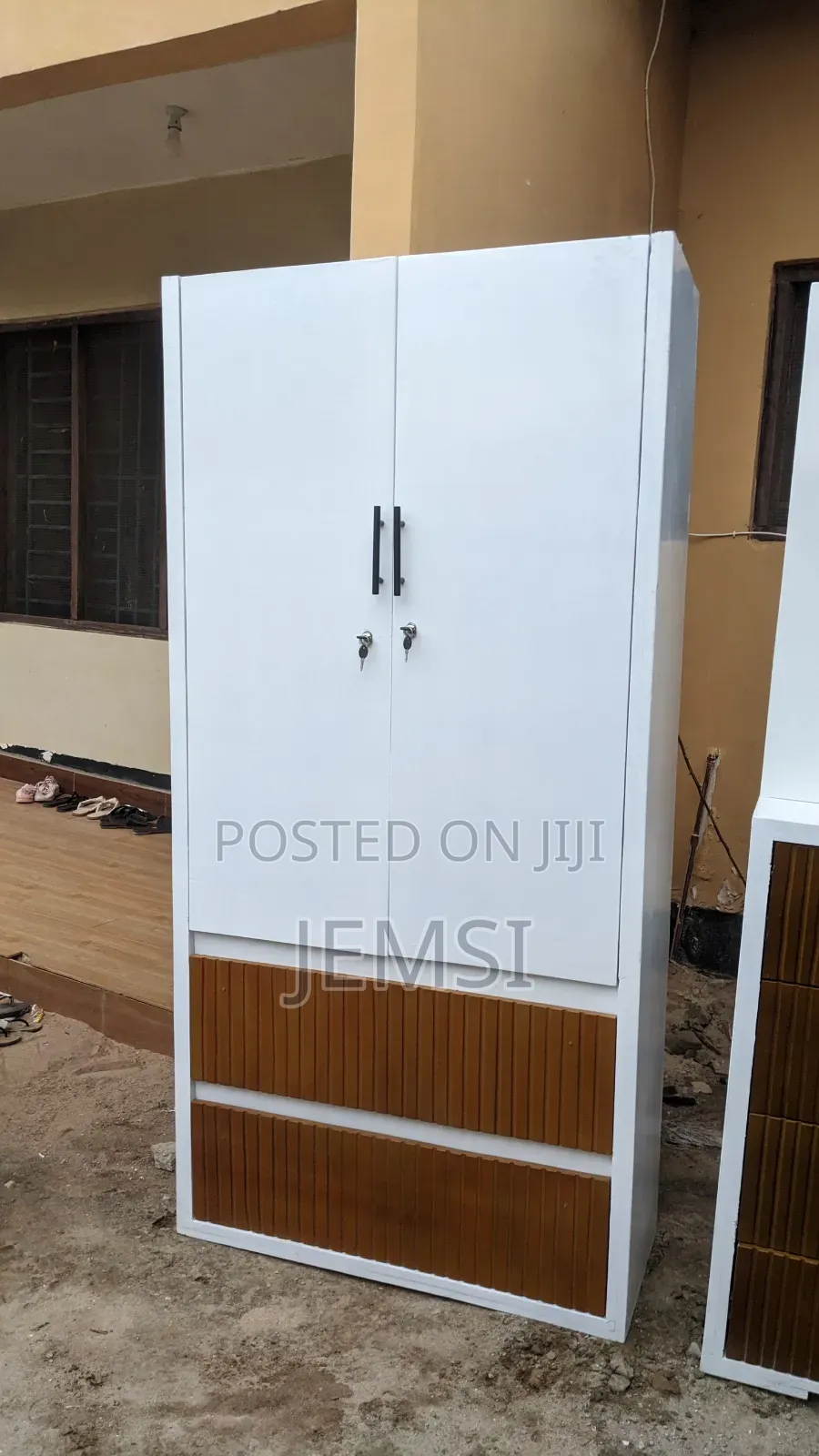 Wardrobe 2-Door Quality and Standard