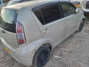 Toyota Passo 2005 Gold