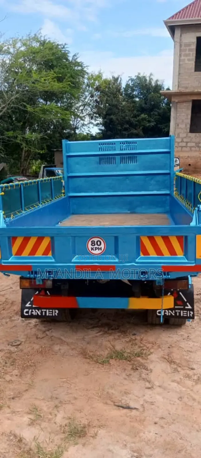 Mistubish Canter Tiper