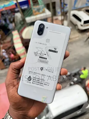Photo - Sharp Aquos R3 128 GB White