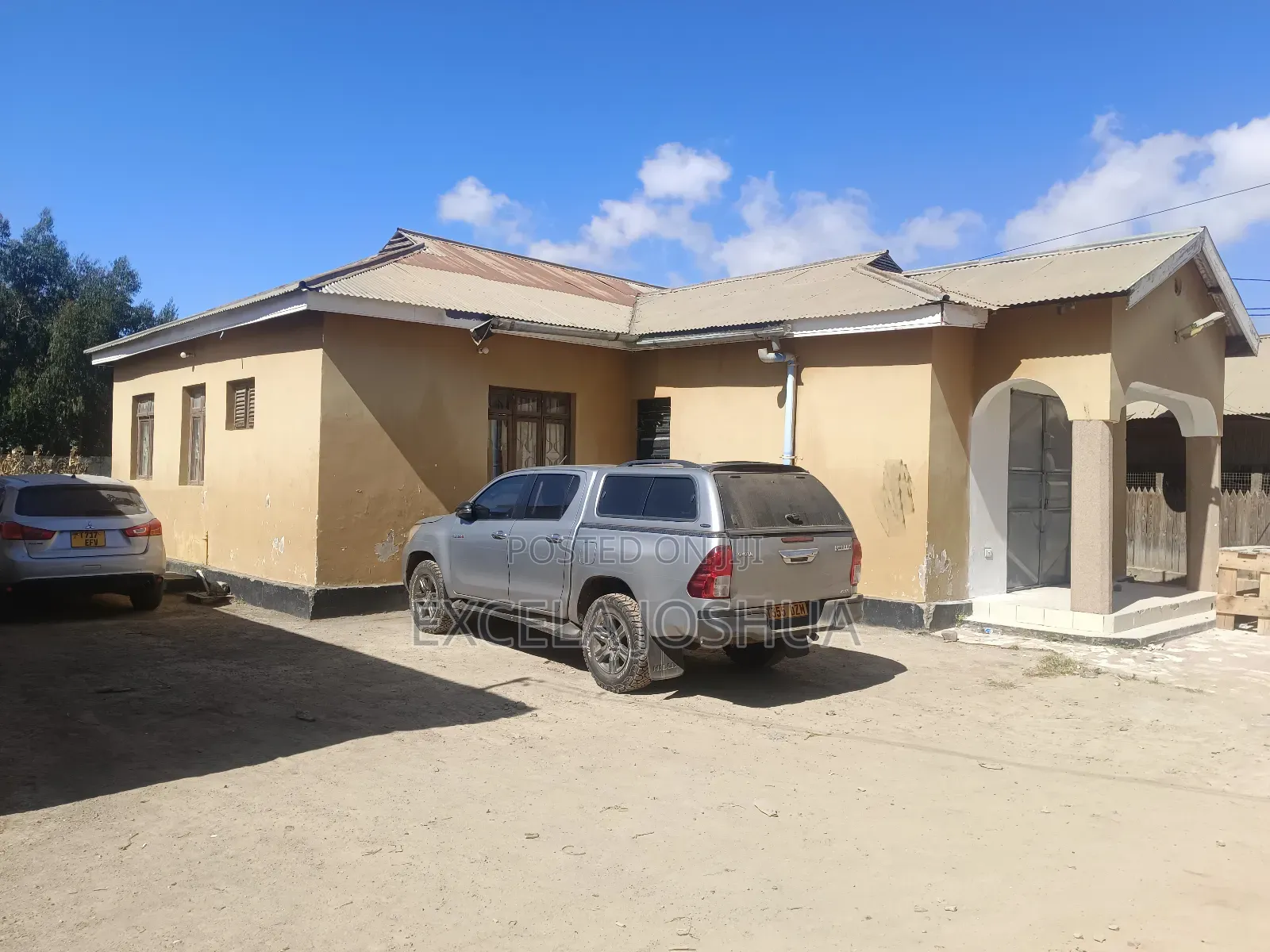Eneo La Biashara Na Makazi Linauzwa Mwakibete Mbeya