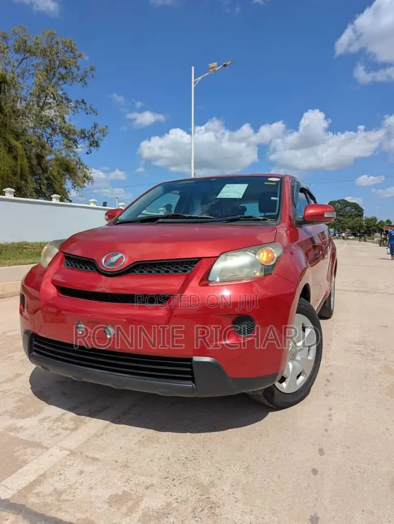 Toyota IST 2010 Red