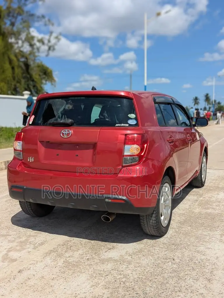Toyota IST 2010 Red
