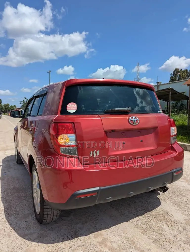 Toyota IST 2010 Red