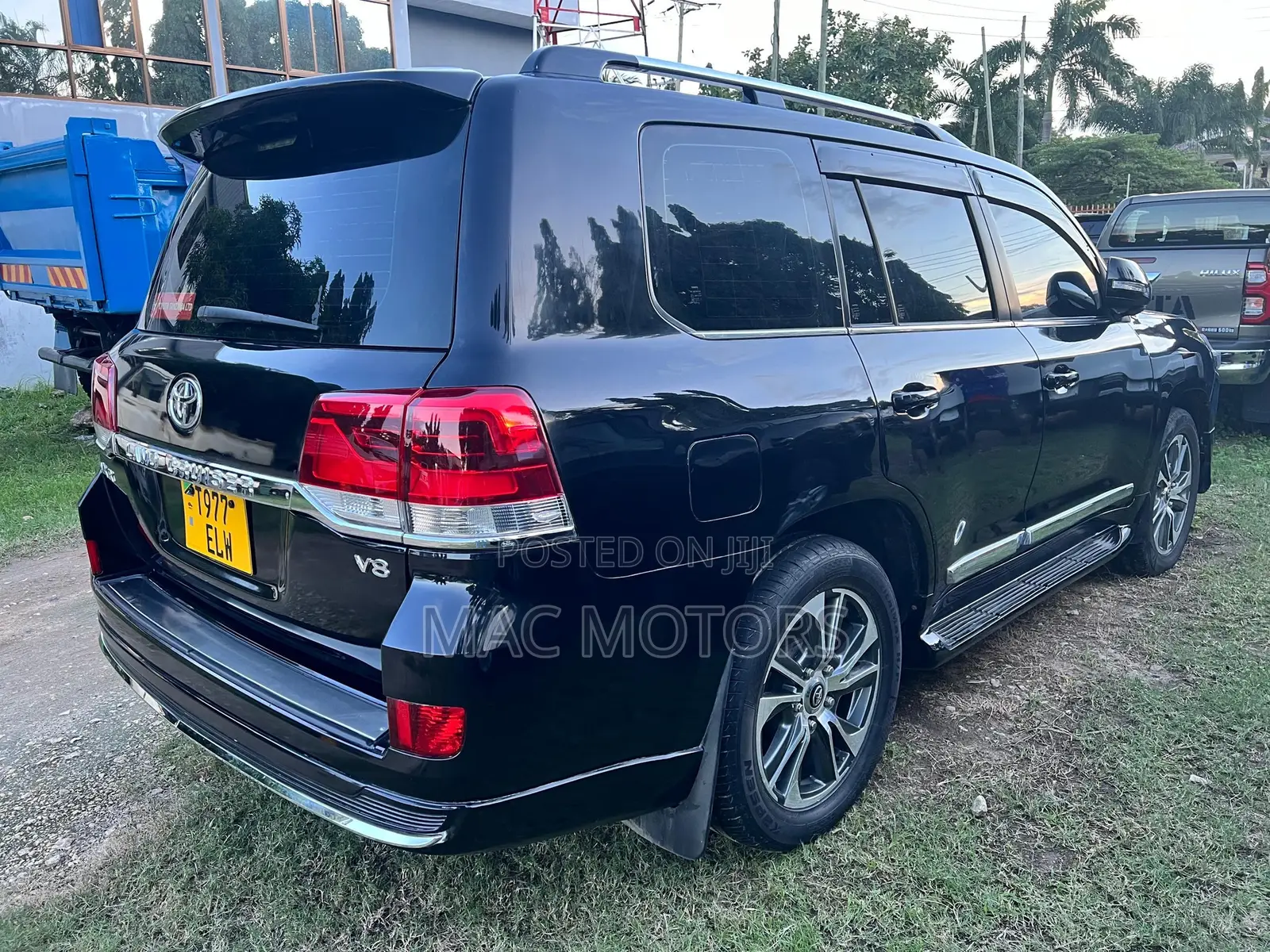 Toyota Land Cruiser 4.5 V8 VXR 2018 Black