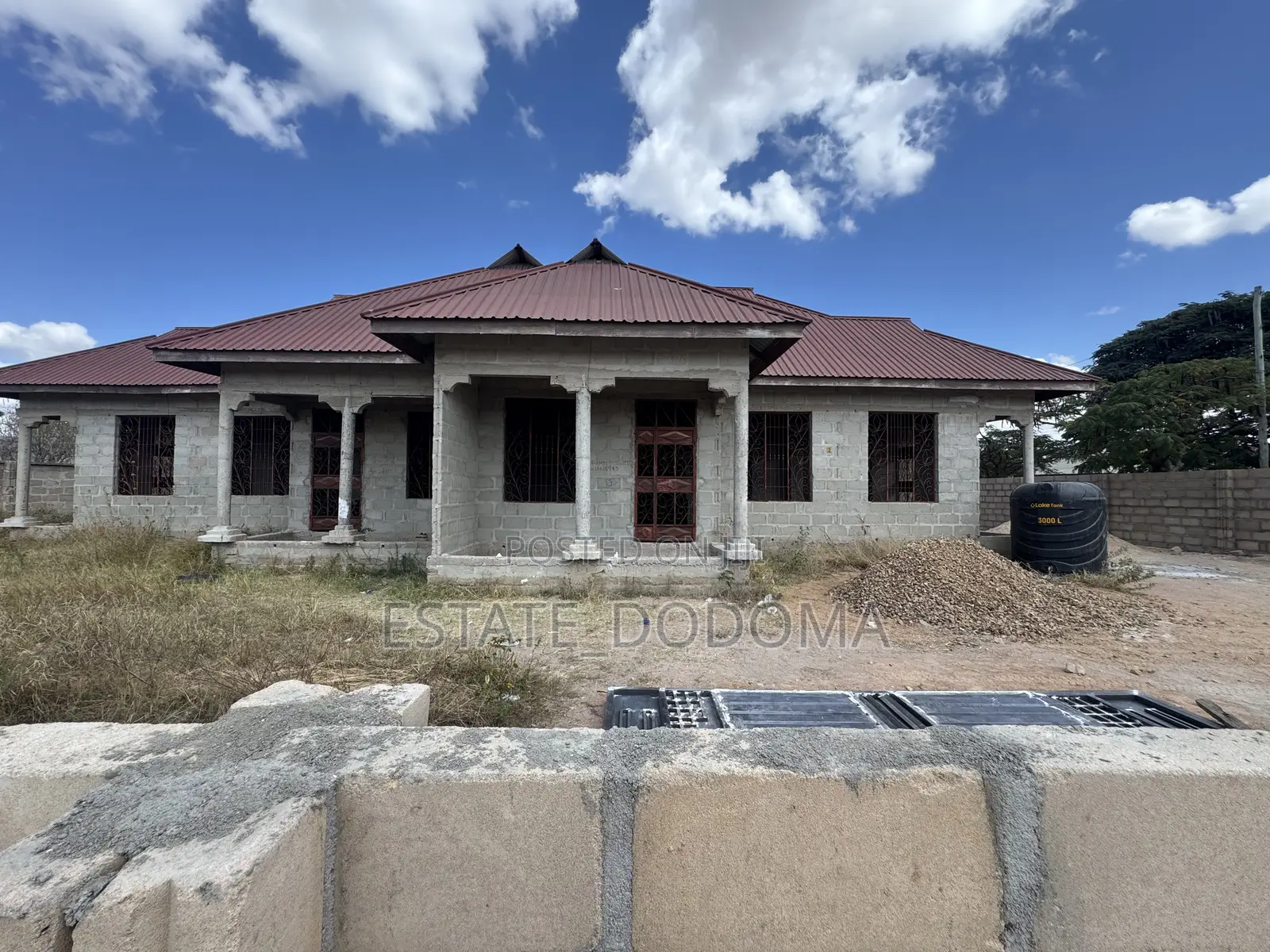6bdrm Duplex in Nkuhungu, Dodoma Rural for sale