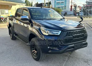 Toyota Hilux 2021 Blue