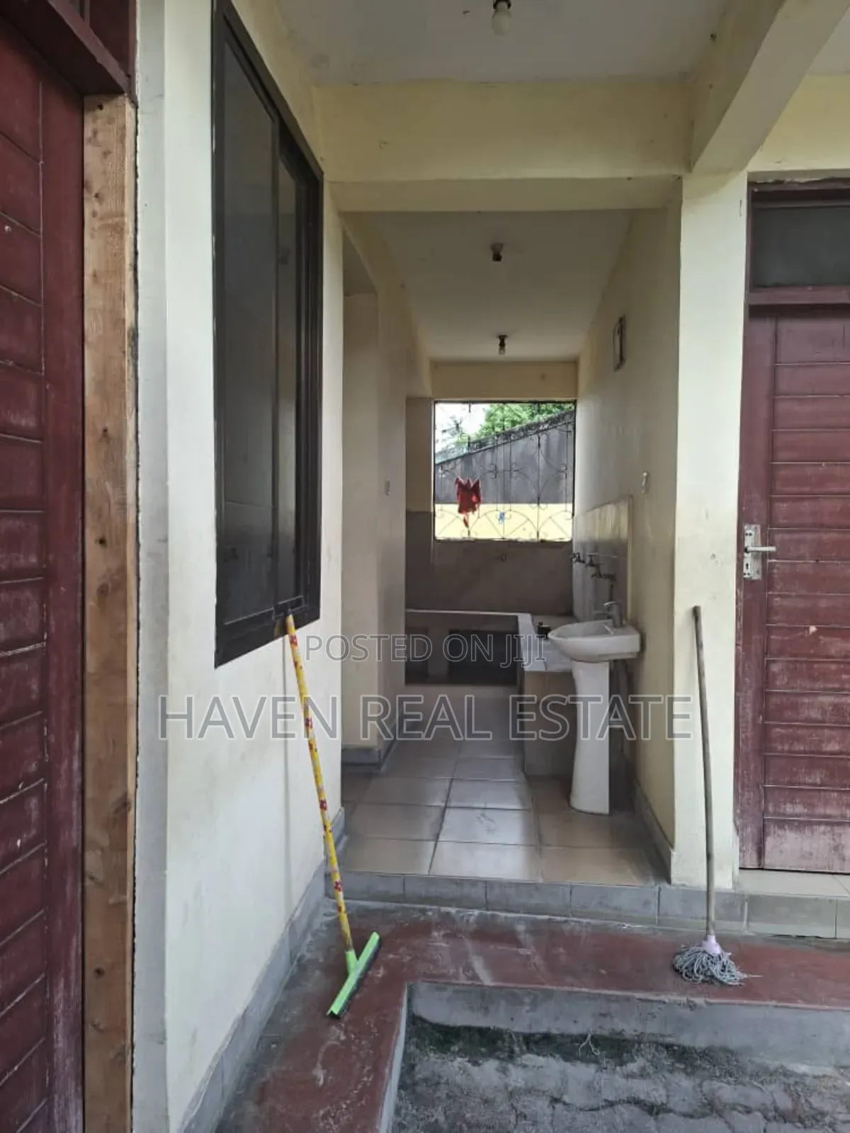 19bdrm Mansion in Kijitonyama for rent