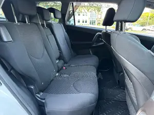 Toyota Vanguard 2011 Silver