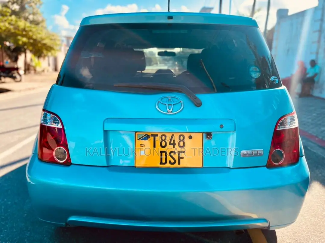Toyota IST 2005 Blue