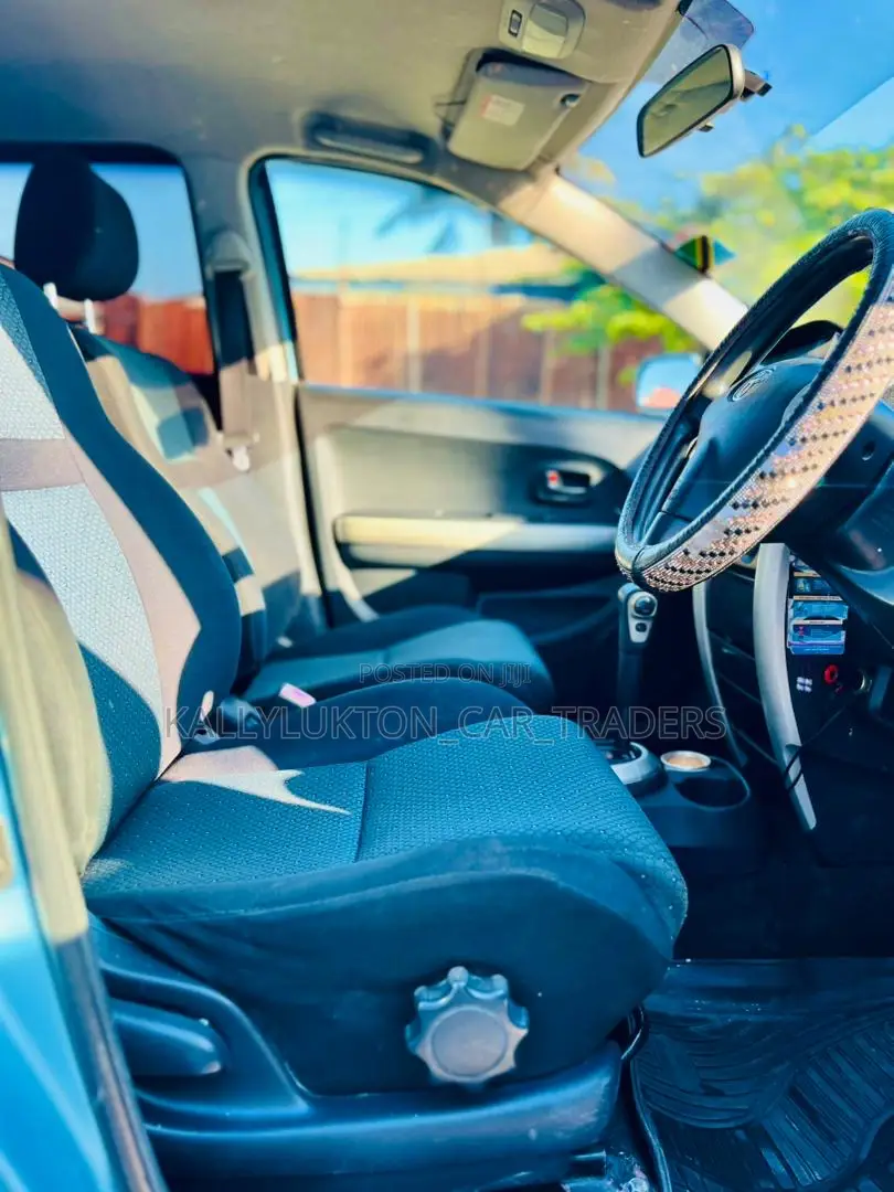 Toyota IST 2005 Blue