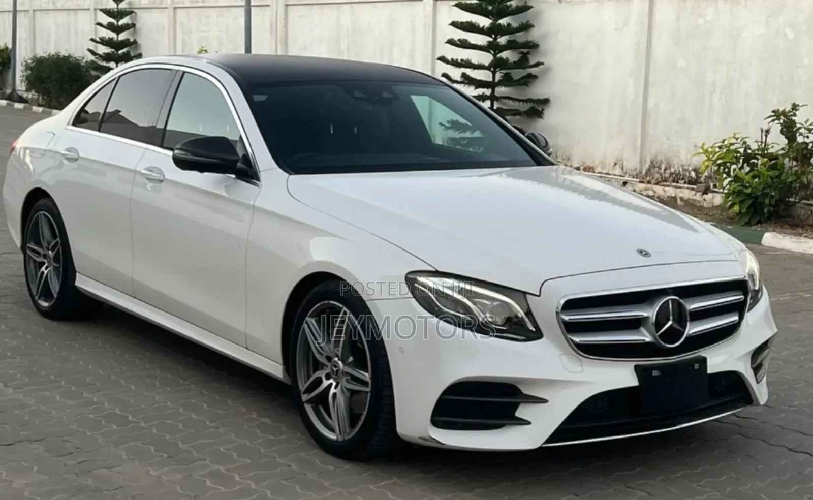 Mercedes-Benz E220 2017 Pearl