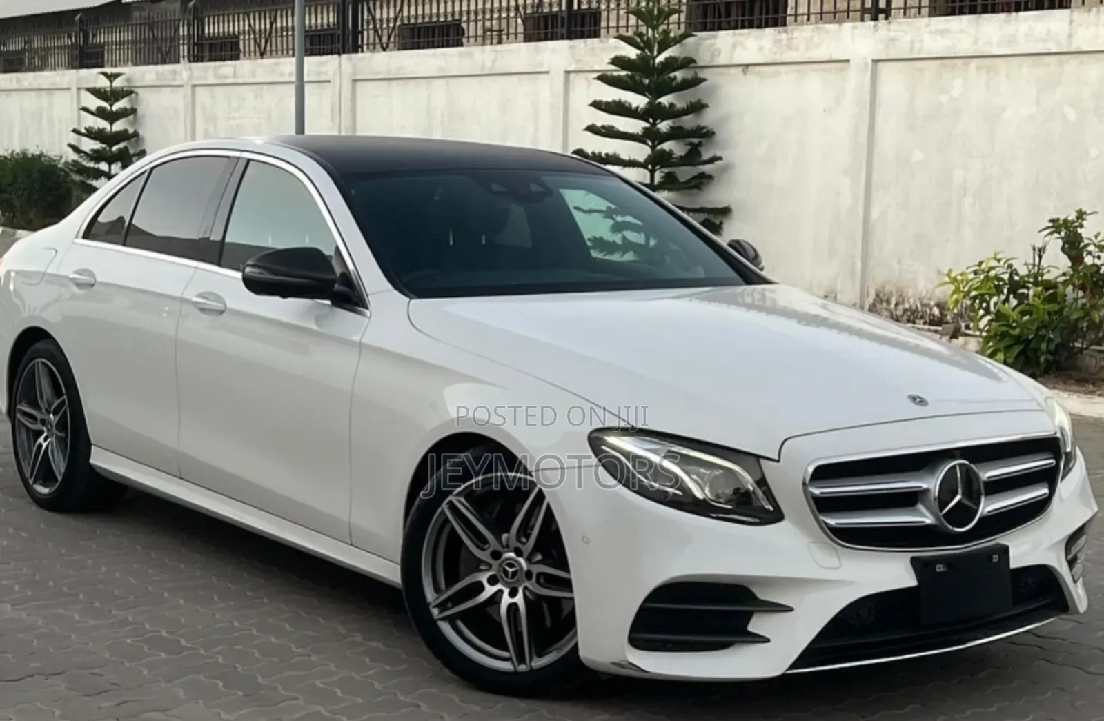 Mercedes-Benz E220 2017 Pearl