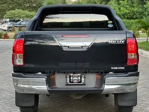 Toyota Hilux Revo Double Cab Deisel 2.4 AWD 2018 Black