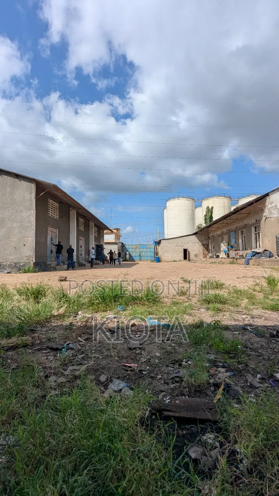 Warehouse and Yard Vinapangishwa Mbagala