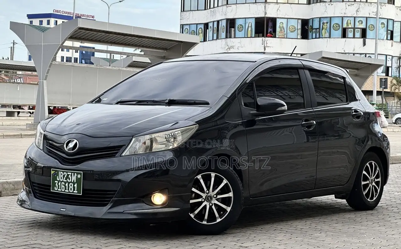 Toyota Vitz 2014 Black