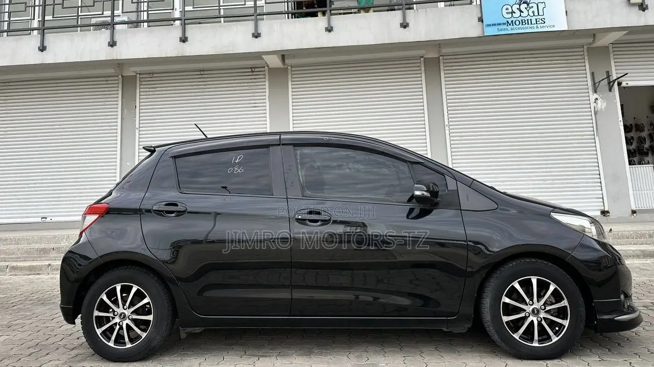 Toyota Vitz 2014 Black