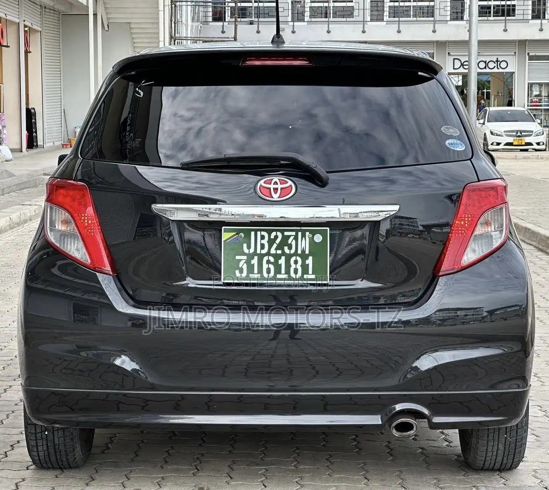 Toyota Vitz 2014 Black