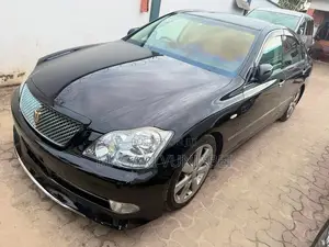 Photo - Toyota Crown 2006 Black