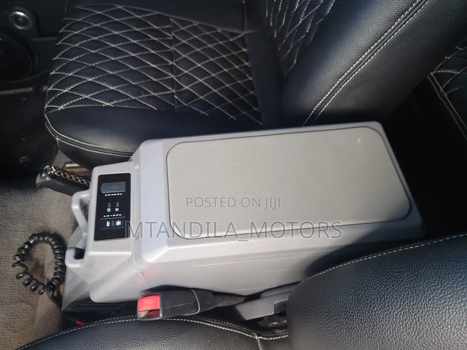 Toyota Land Cruiser 3.3 Diesel 4WD 2022 Pink