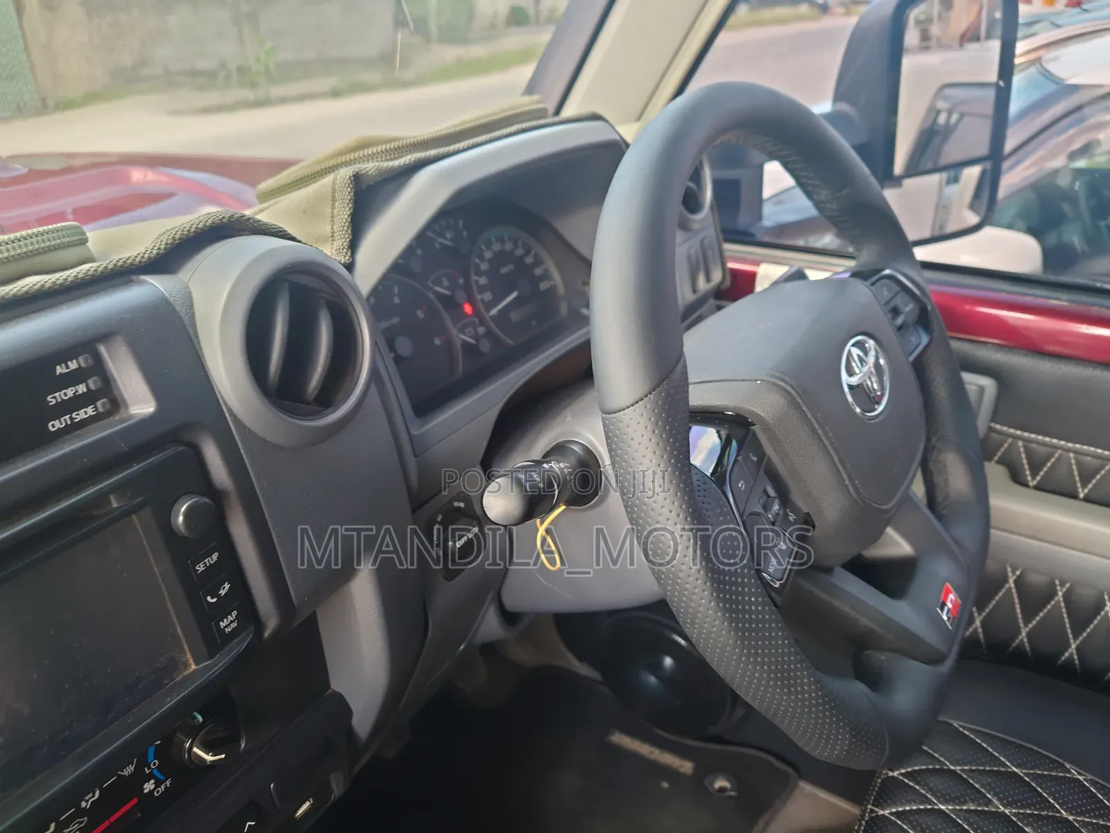 Toyota Land Cruiser 3.3 Diesel 4WD 2022 Pink