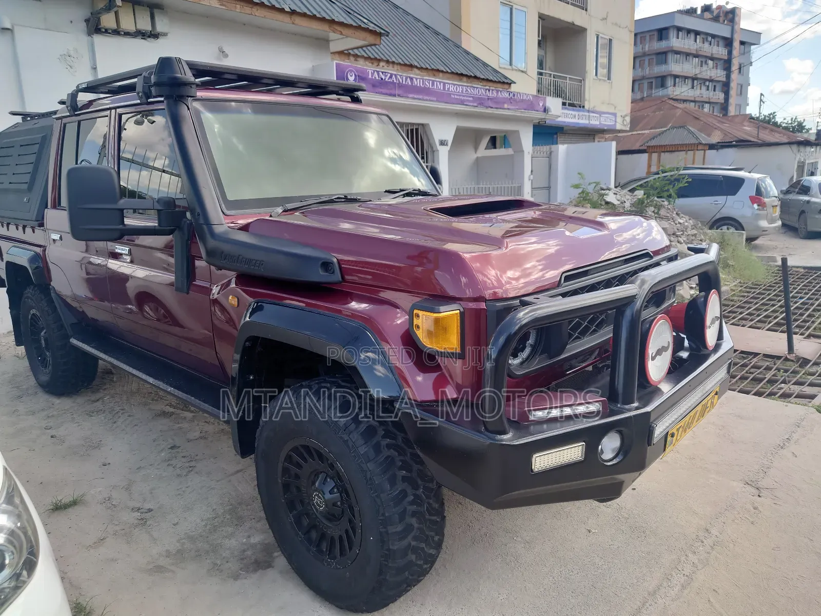 Toyota Land Cruiser 3.3 Diesel 4WD 2022 Pink