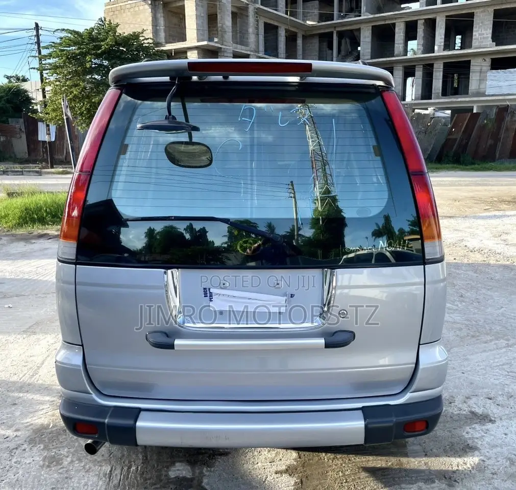 Toyota Noah 2001 Silver