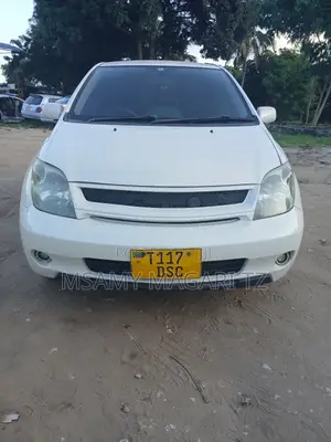 Toyota IST 2005 White