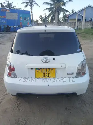 Toyota IST 2005 White