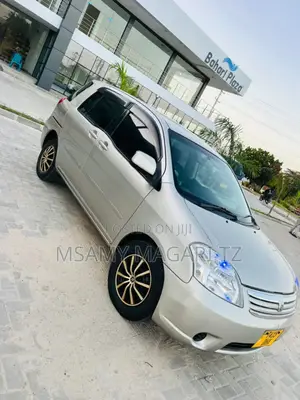 Toyota Raum 1.5 FWD 2003 Silver