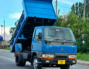 Mitsubishi Canter Tipper