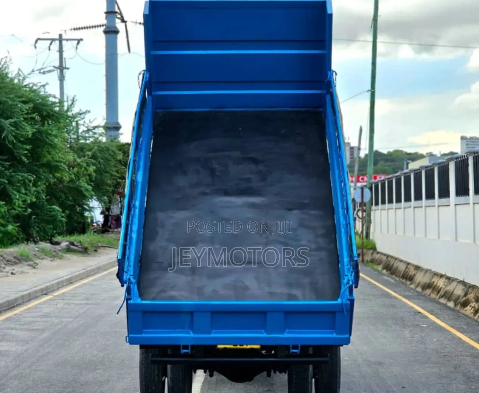 Mitsubishi Canter Tipper