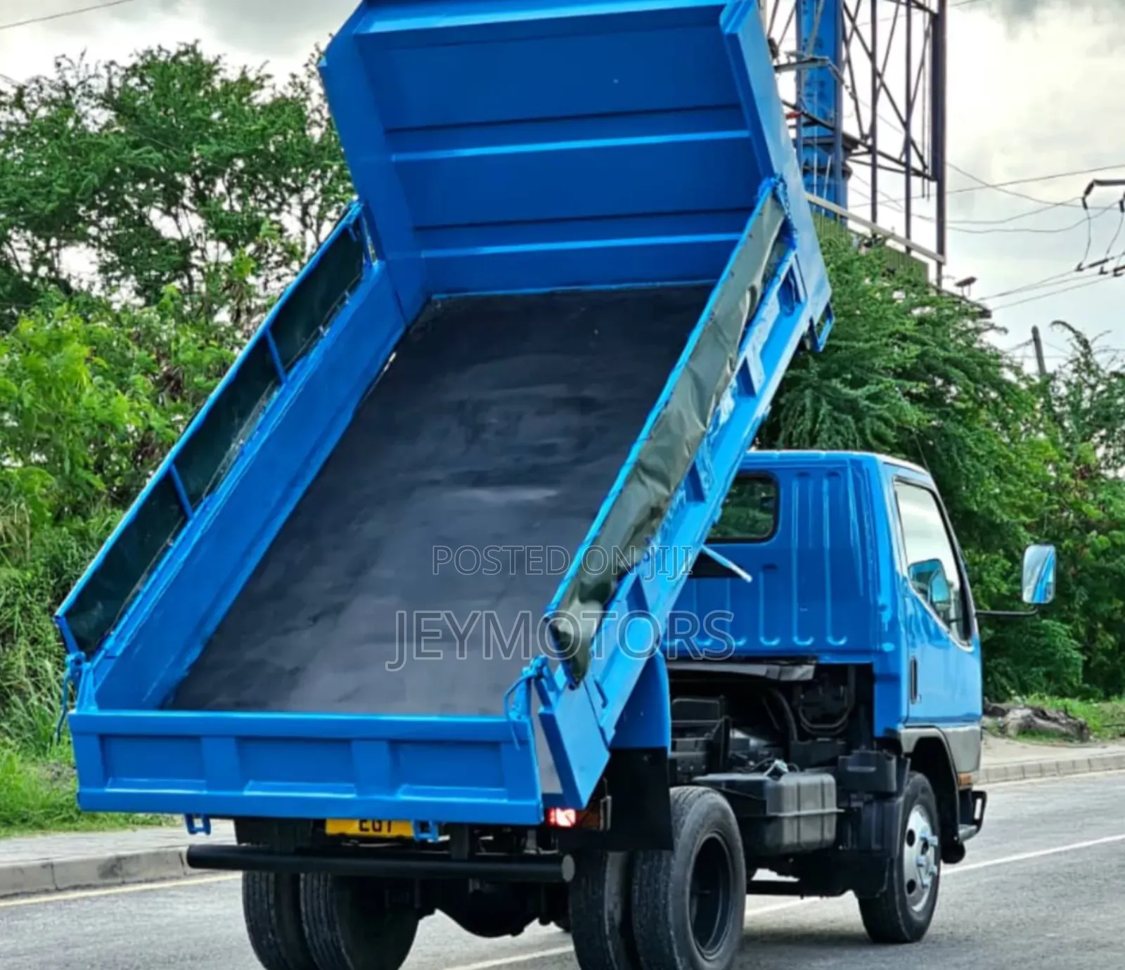 Mitsubishi Canter Tipper